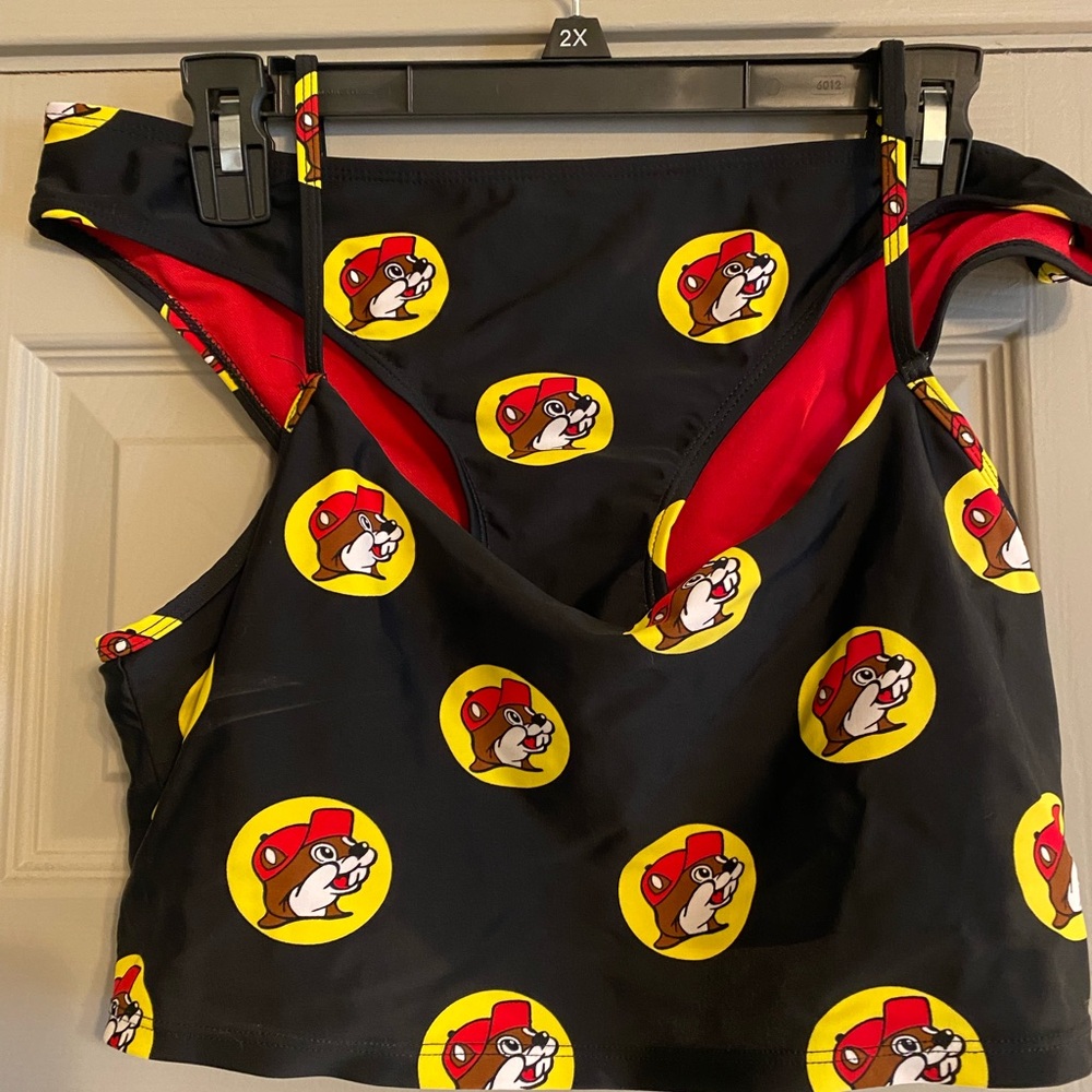 Buc-ee’s black and red bikini